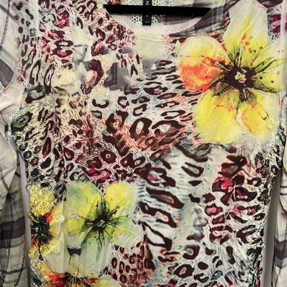 Colorful top - Picture 4 of 5